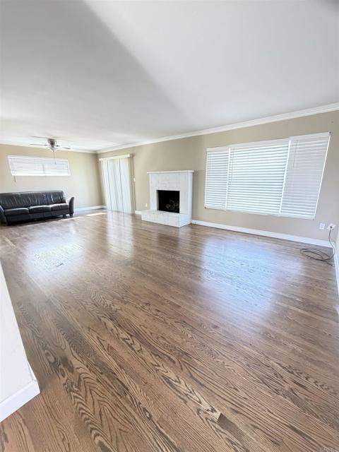 Building Photo - 806 Fairway Ct
