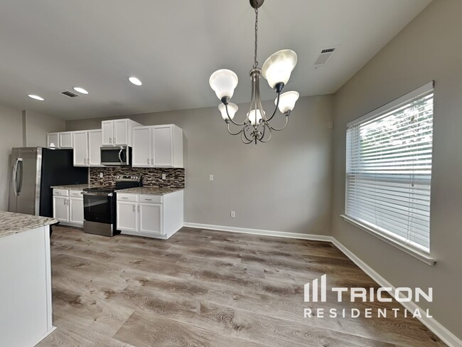 Building Photo - 163 Fern Walk