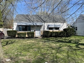 Building Photo - 484 S Hampton Rd