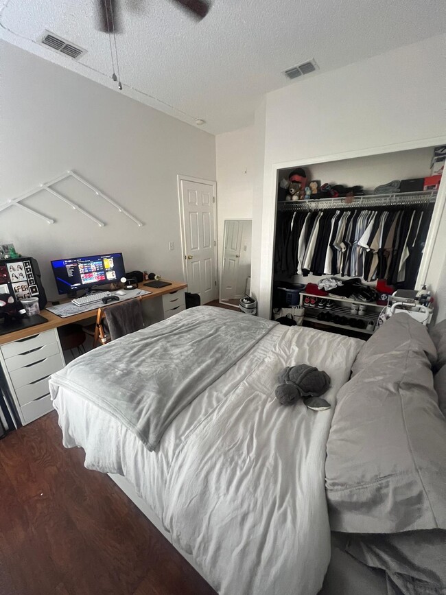 Foto del edificio - 4104 Pacifica Dr