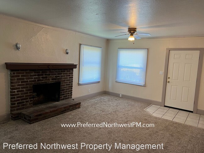 Building Photo - 3 br, 1 bath House - 1760 W. Broadway