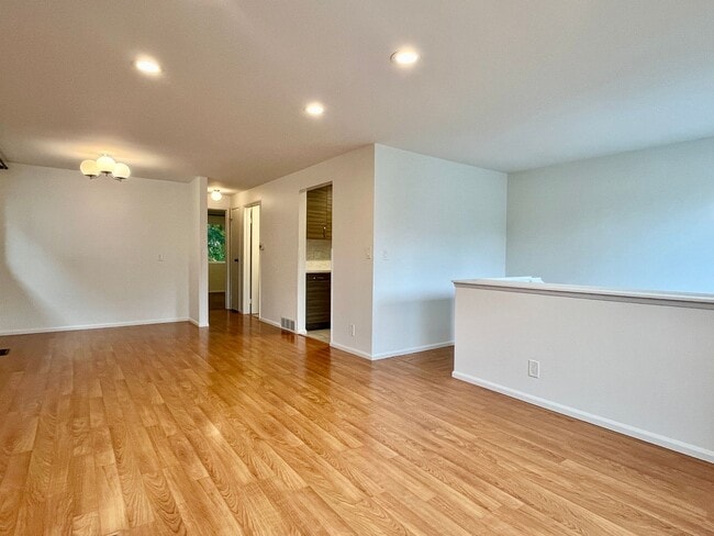 Foto del edificio - Charming 3BR/2BA Home in Prime Northeast S...