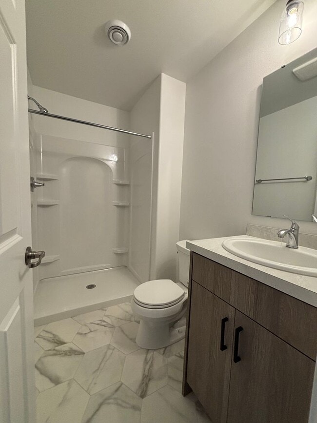 Building Photo - 3 Bedroom 3 Bathroom Townhomes