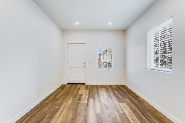 Building Photo - 3410 Adeline St