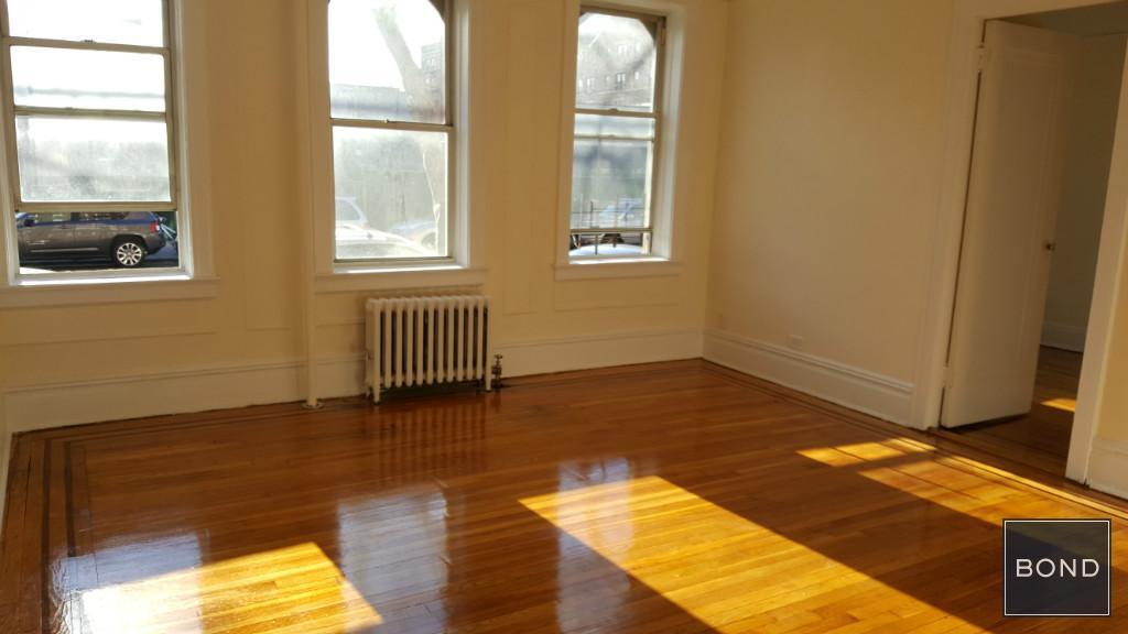 Primary Photo - 2710 Newtown Ave