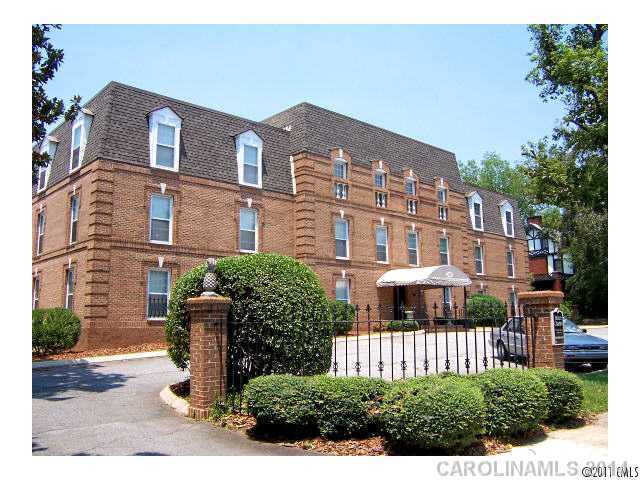Primary Photo - 300 N Fulton St