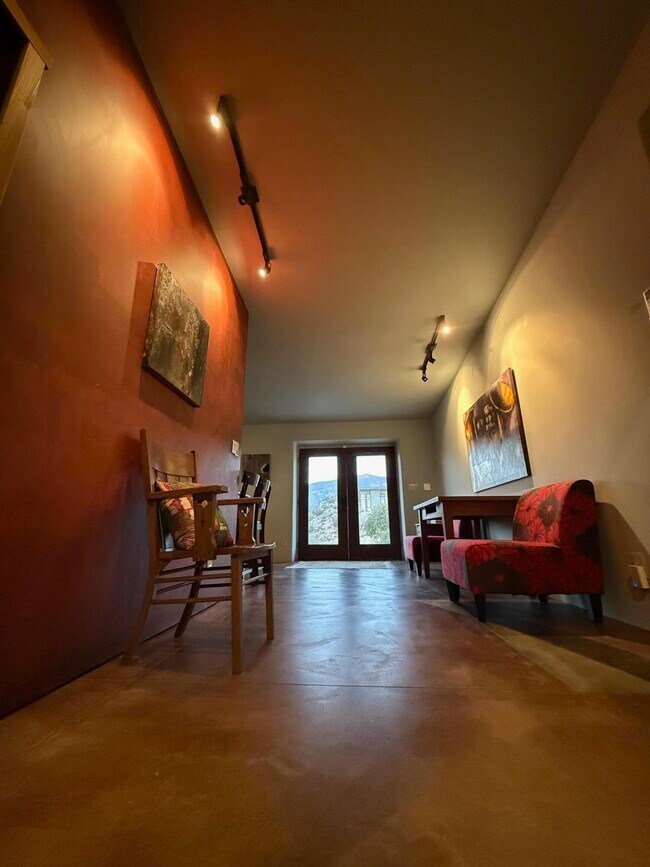 Foto del edificio - 60913 Manzanita Rd