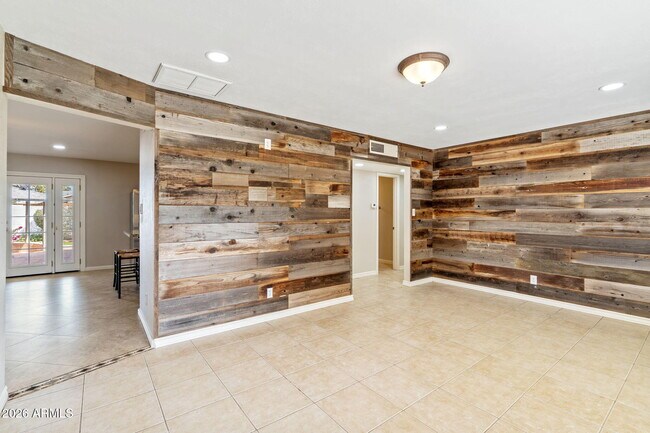 Foto del edificio - 3007 N 84th Pl