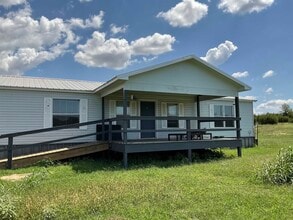 Building Photo - 285 CR 112