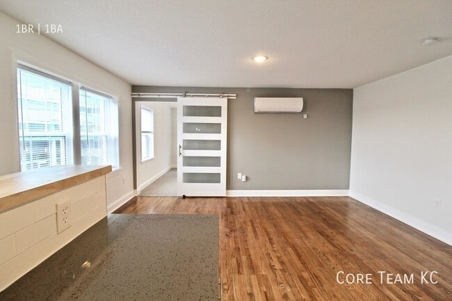 Foto del edificio - 1901 Olathe Blvd