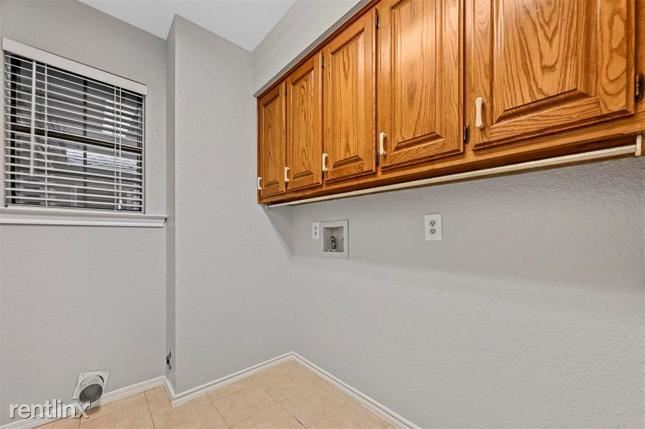 Primary Photo - 4 br, 2 bath House - 1018 R Shady Oak Trail