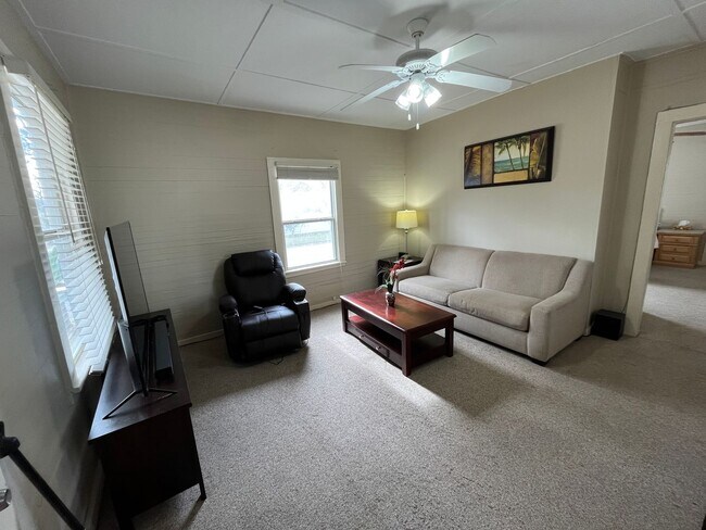 Foto del edificio - Furnished Downtown Mid Term Rental near East Hill