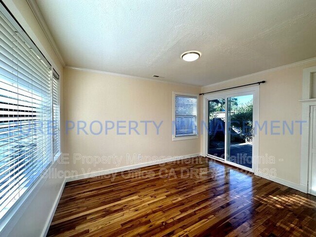 Building Photo - 1485 Chanticleer Ave