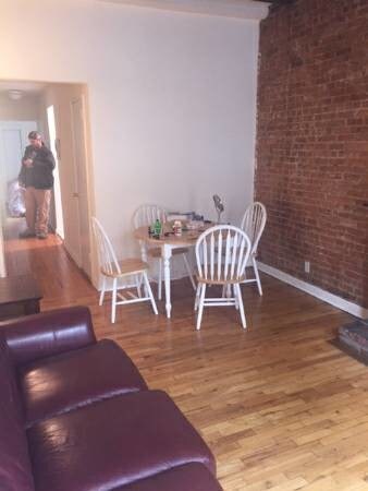 Building Photo - 213 E 21st St