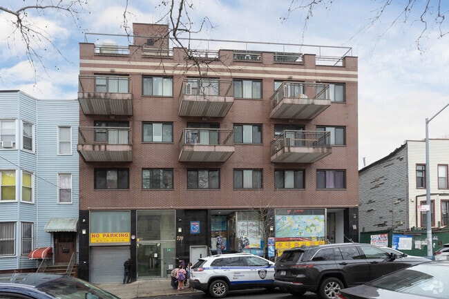 Building Photo - 720 57th St