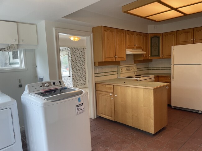 Building Photo - 3550 W 39th Ave