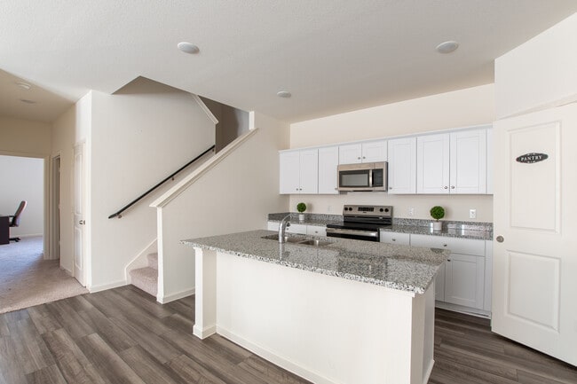 Foto del edificio - 14141 Emeric St