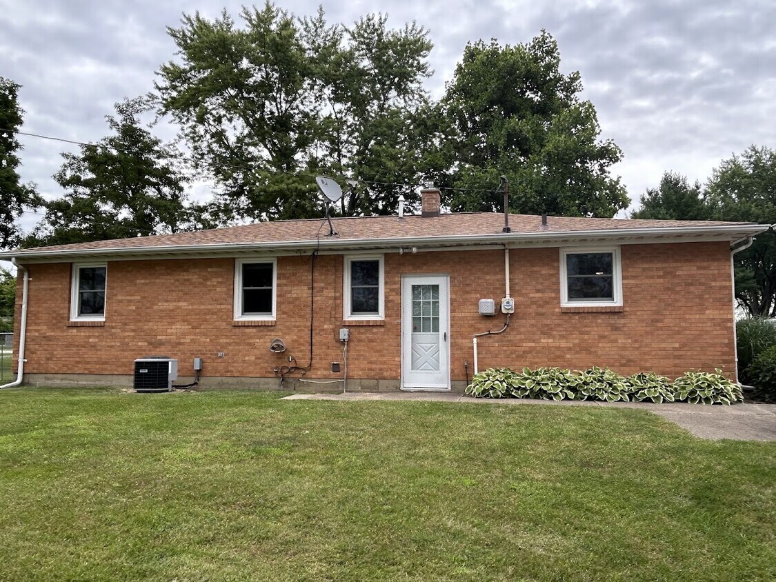 Foto principal - 3738 Green Acre Dr