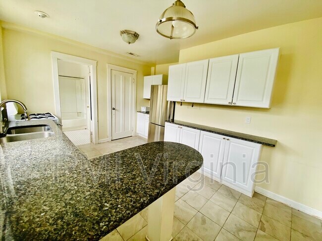 Building Photo - 2101 Hampton Blvd