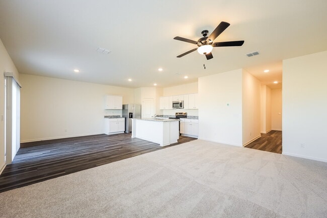 Building Photo - 5827 Texas Palm Dr