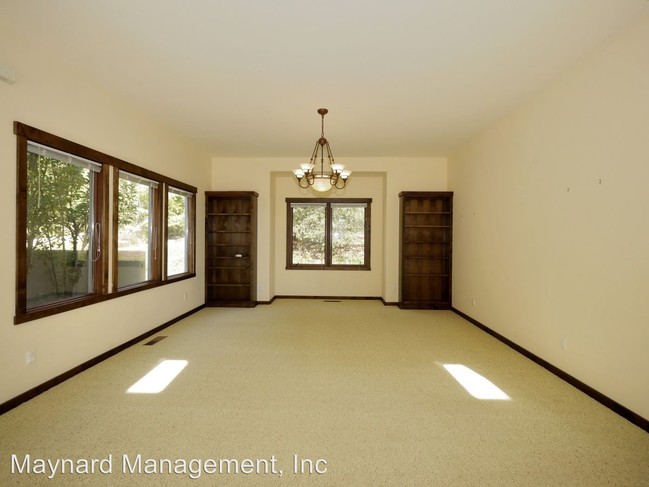 Foto del edificio - 25351 Mountain View Rd