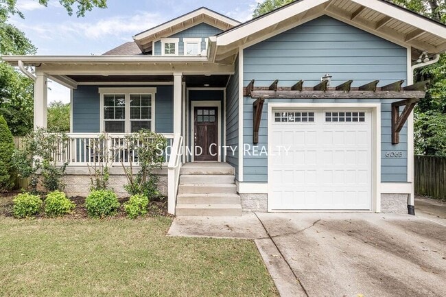 Photo - 606B Eastboro Dr House