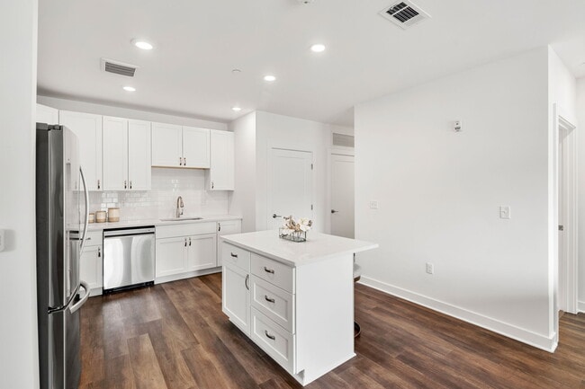 Building Photo - Nonesuch River Apartments