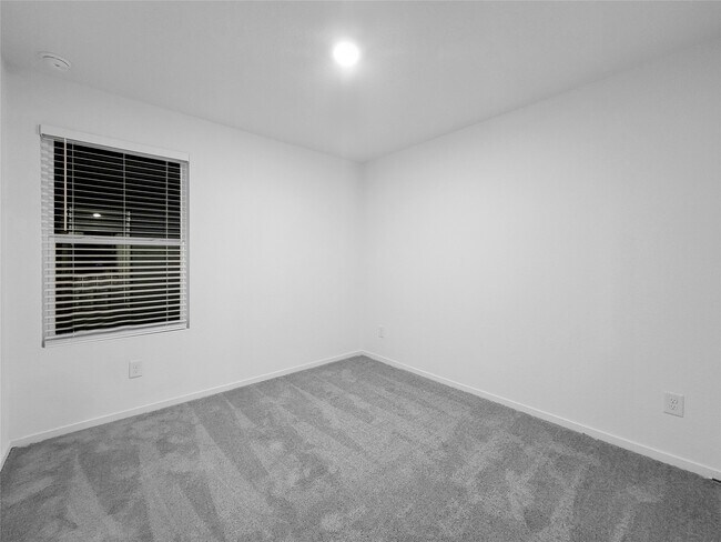 Foto del edificio - 31449 Moore Rd