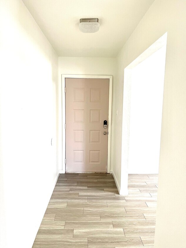 Foto principal - 7519 Elderberry Dr