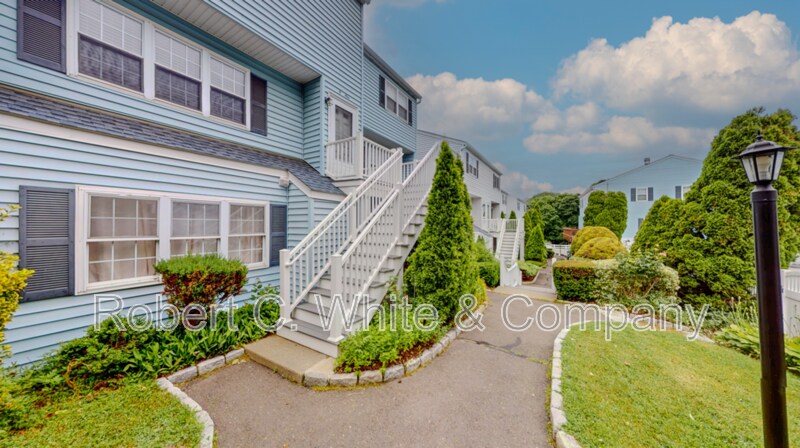 Foto principal - 14 1/2 Fairview Ave