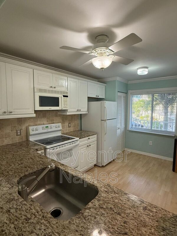 Foto del edificio - 3041 Sandpiper Bay Cir