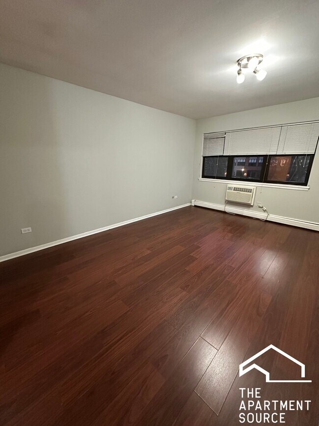 Foto del edificio - 696 Elm Pl