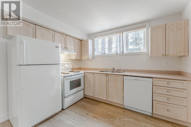 Building Photo - 12 Quinlan Rd