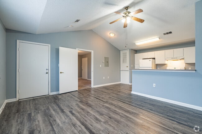 1BR, 1BA- 776SF - Caraway Commons