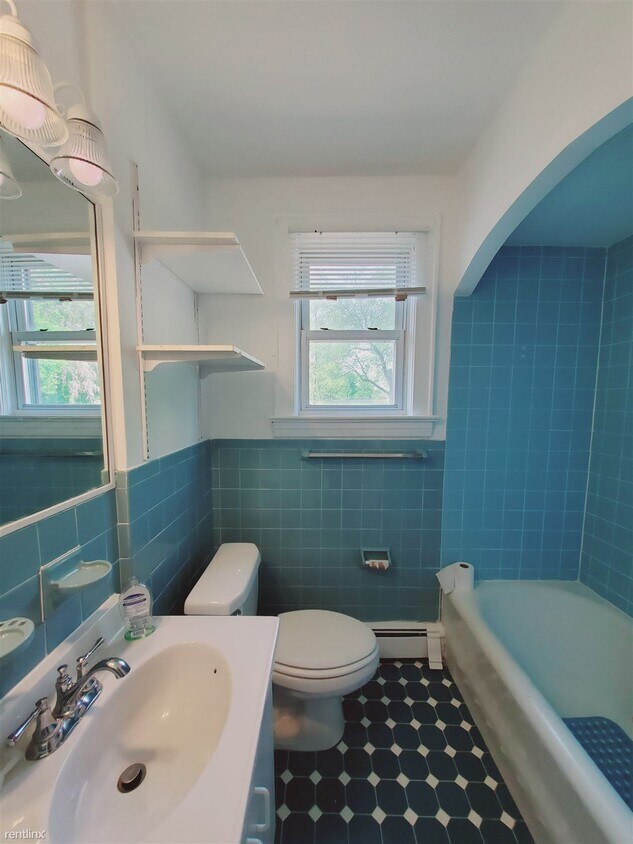 Building Photo - 1 br, 1 bath Condo - 26 Lyon Ave Apt 2