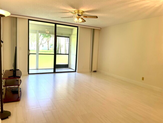 Building Photo - 5130 Las Verdes Cir