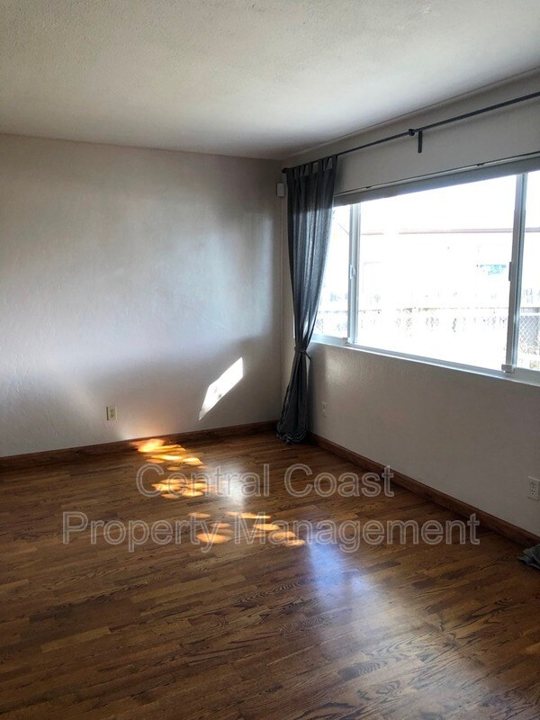 Building Photo - 264 Cosky Dr