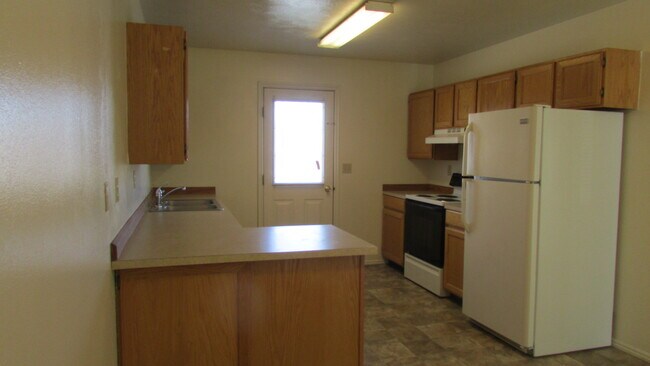 Building Photo - 32 Palomino St