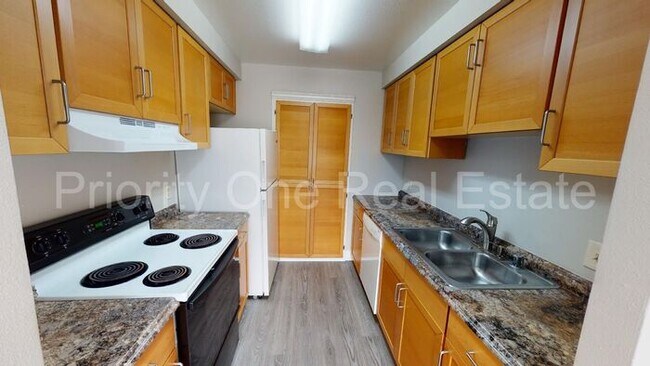 Foto del edificio - 3625 Keating St