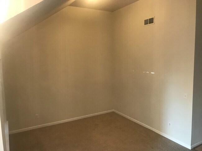 Foto del edificio - 2536 Lancewood Ln