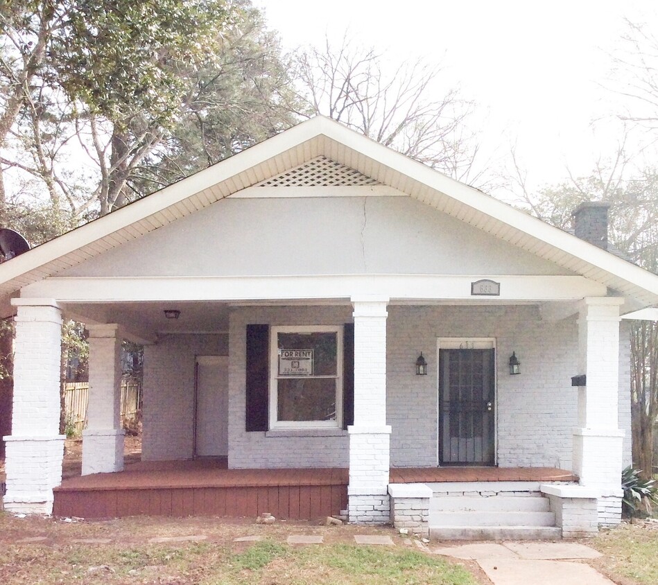 Primary Photo - 3 bedroom 1 bath in the Highland's Histori...