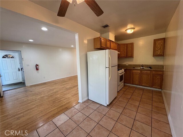 Foto del edificio - 1372 W 36th St