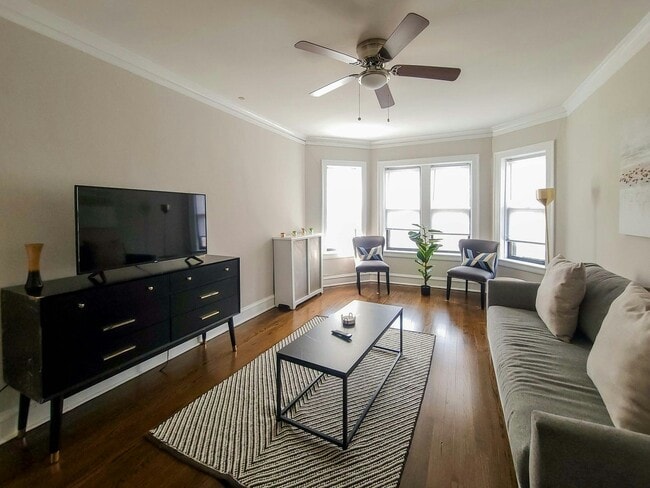 Foto del edificio - 5075 N Wolcott Ave