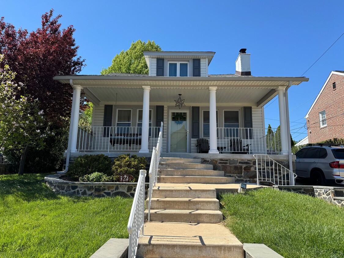 Primary Photo - 324 Campbell Ave