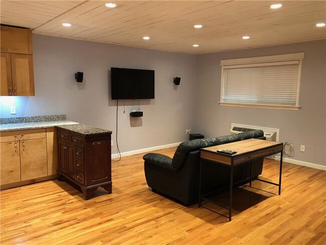 Building Photo - 130 S Estes Dr