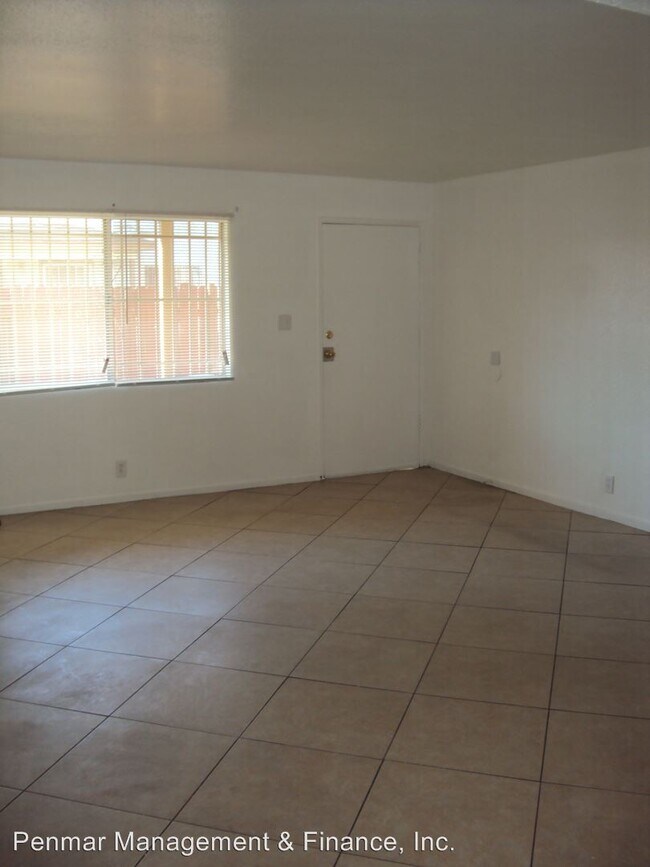 Foto del edificio - 520 W Compton Blvd