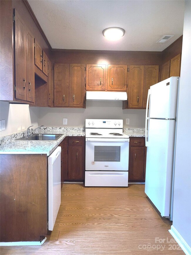 Building Photo - 6929 Delta Lake Dr