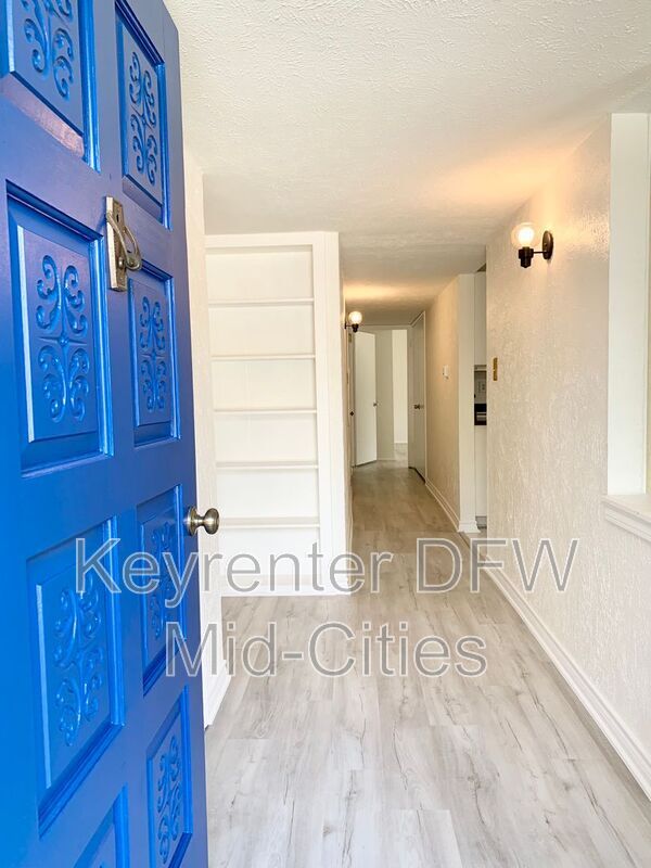 Building Photo - 303 Willow Springs Dr