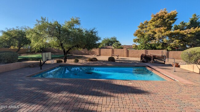 Building Photo - 10581 E Windrose Dr