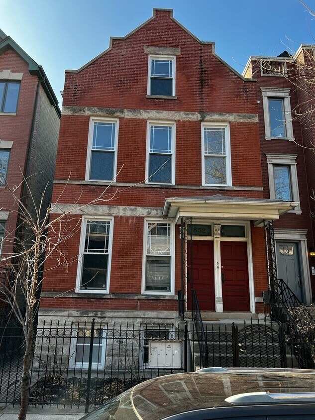 Primary Photo - 852 N Wood St